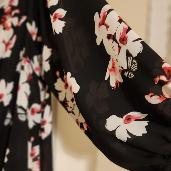 Torrid 3X Women's cold shoulder black floral blouse w/elastic bottom - Picture 5 of 6